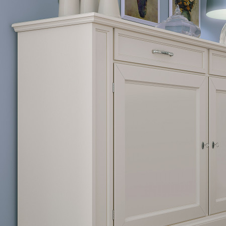 Credenza 2 porte stile classico, dettaglio cassetto