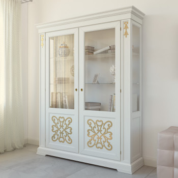 Vetrina Gardenia con decori in rilievo e ripiani