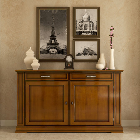 Credenza in legno massello della sala da pranzo classica