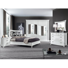 Letto due piazze con traforo, camera moderna