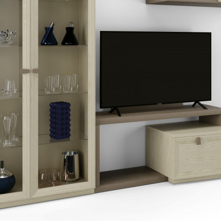 Parete attrezzata Pianosa in legno con vetrine e TV