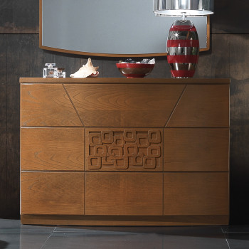 Comò 3 cassetti push pull con dettagli intagliati