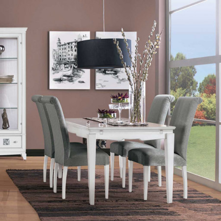 Credenza 2 ante battenti con porte aperte e bottiglie