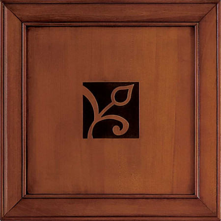 Dettaglio intaglio legno sistema componibile a spalla 4 ante