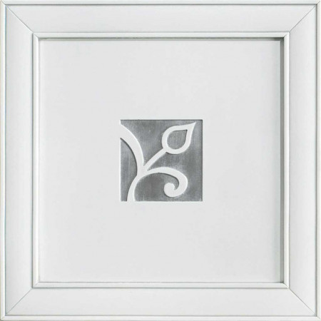 Dettaglio intaglio floreale sistema componibile a spalla