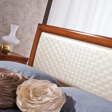 Letto imbottito con contenitore, dettaglio testata