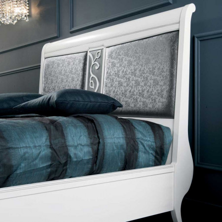 Letto con piedi interno 198,5x162 testata decorata