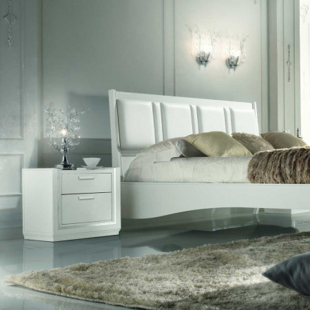Letto con testata imbottita, dettaglio ambiente moderno