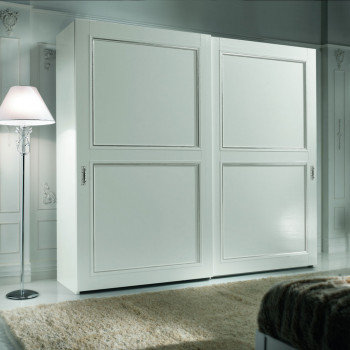 Armadio con 2 ante scorrevoli, dettaglio finitura in legno