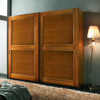 Armadio 2 ante scorrevoli in legno di frassino con luce ambiente