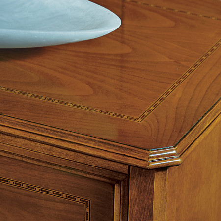 Dettaglio intarsio del Comoncino 5 cassetti in legno