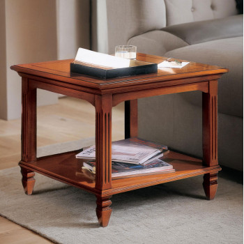 Tavolino quadrato piano filettato in legno con dettagli unghiate