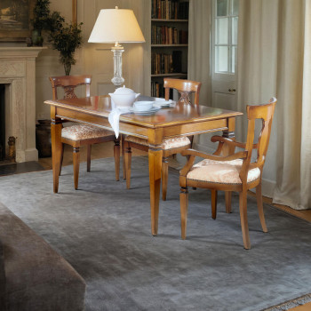 Tavolo rettangolare fisso 140x90 con dettaglio gambe ad obelisco