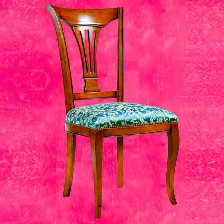 Sedia della sala da pranzo classica con gambe 700
