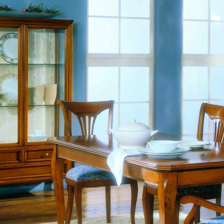 Sala da pranzo classica con gambe 700, dettaglio tavolo e sedie