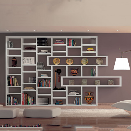Composizione a giorno laccata con decorazioni e libri