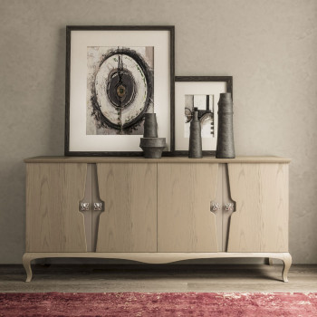 Credenza 4 porte con dettagli in legno di frassino