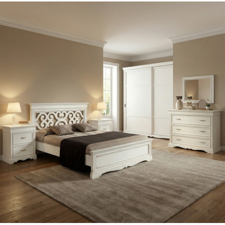 Letto matrimoniale con testata traforata e pediera bassa