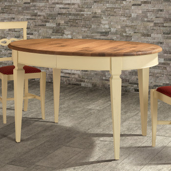 Tavolo ovale in rovere allungabile ambientato