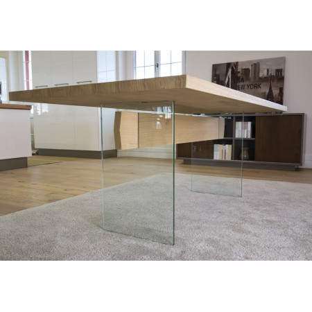 Tavolo moderno con gambe in vetro piano con bordo dritto