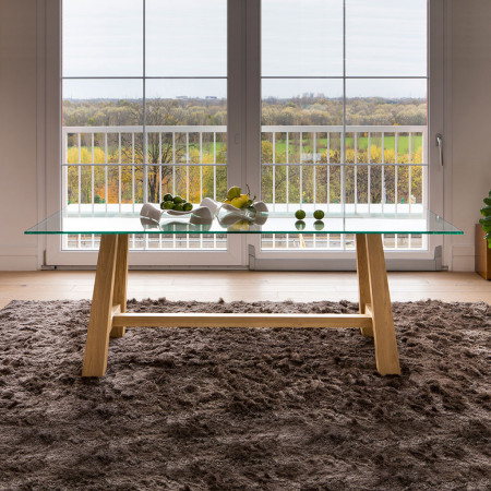 Tavolo moderno in legno e vetro con design a cavalletto