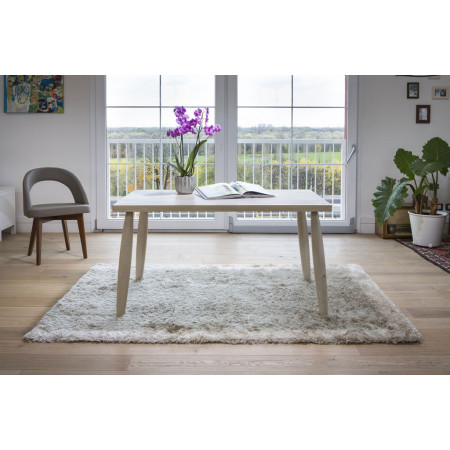 Tavolo moderno gambe tornite, ambientato con vista