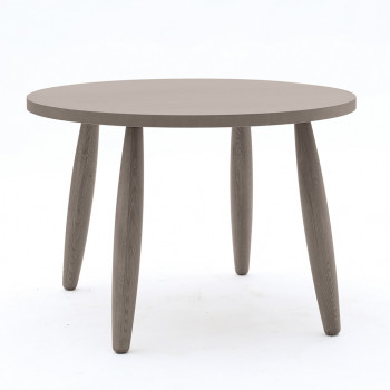 Tavolo rotondo in rovere con gambe tornite