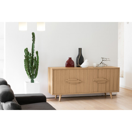 Credenza 4 ante rovere, dettagli moderni piedi spillo