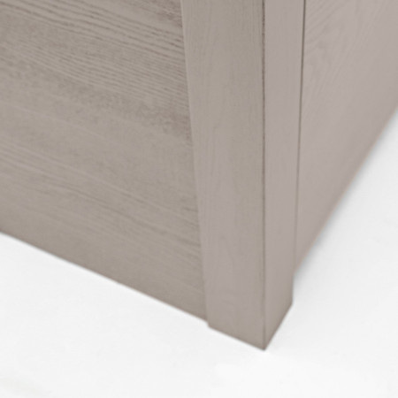 Dettaglio del legno frassino Madia 2 ante