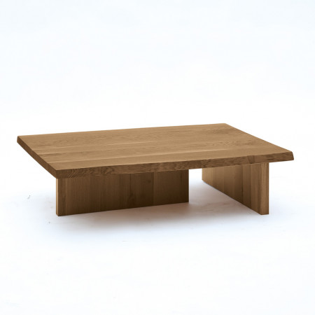 Tavolino con gambe in legno, dettaglio del piano in rovere