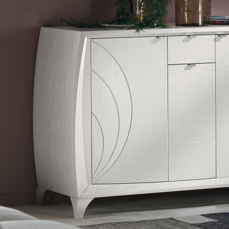 Credenza 2 ante con incisioni e dettaglio piedini