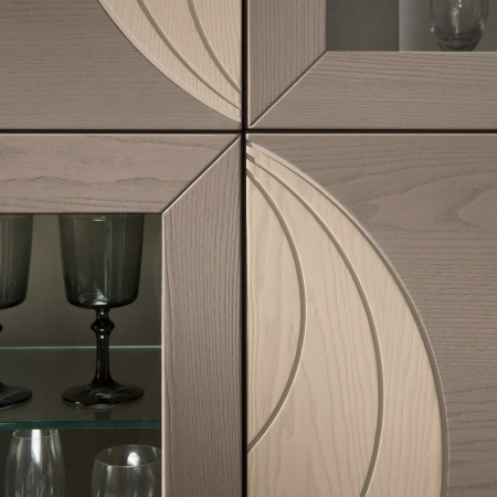 Composizione 4 ante 3 cassetti dettaglio incisioni legno