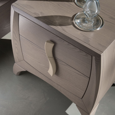 Comodino 2 cassetti con maniglia in legno frassino