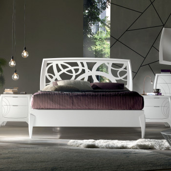 Letto matrimoniale curvo con traforo, design moderno