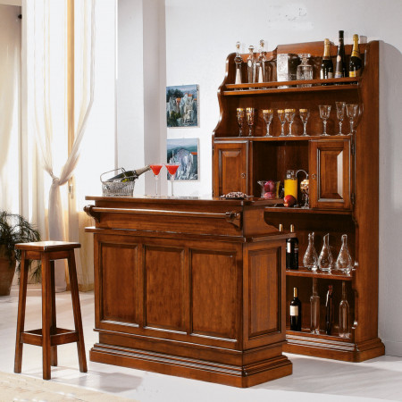 Mobile bar classico in legno massello con dettagli bugnati