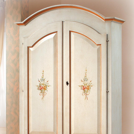 Armadio 2 ante laccato con decorazioni floreali