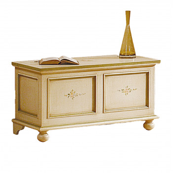 Cassapanca laccata e decorata a mano con dettagli floreali