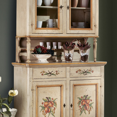 Credenza classica con alzata laccata