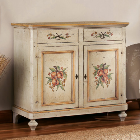 Credenza laccata e decorata a mano, dettaglio disegno floreale
