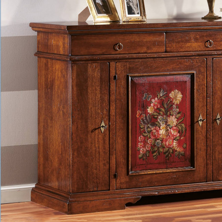 Dettaglio credenza 4 ante con decori floreali