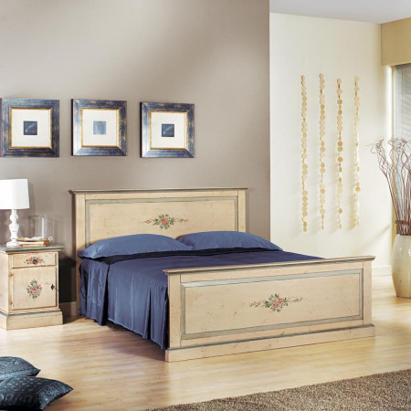 Letto due piazze laccato avorio con decorazioni floreali