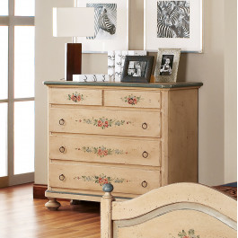 Comò laccato con decori a mano, profili azzurri Comò 5 cassetti laccato, decori floreali, vista frontale
