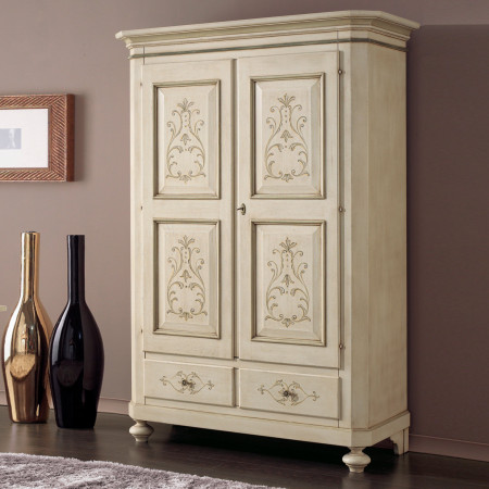Armadio smontabile laccato con decori floreali classici