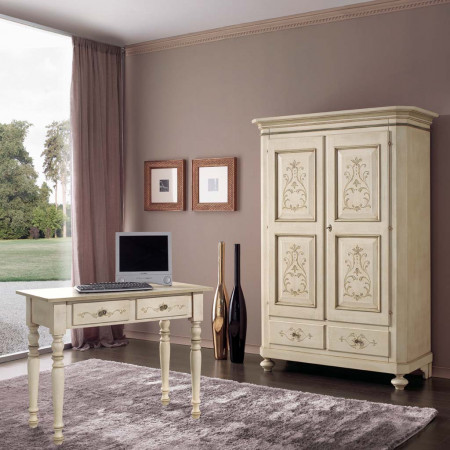 Armadio smontabile laccato con decori floreali