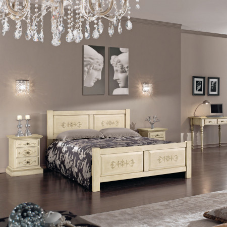 Comodino avorio decorato con volute barocche