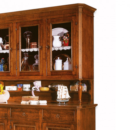 Credenza e vetrina 3 ante in legno con dettagli classici
