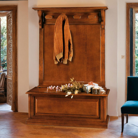 Attaccapanni con cassapanca, dettaglio del legno