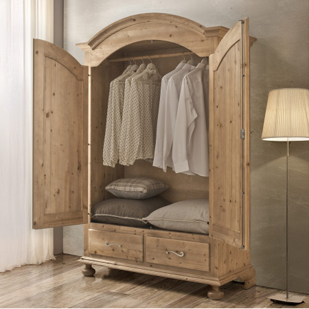 Armadio in legno massello di abete con 2 ante e 2 cassetti