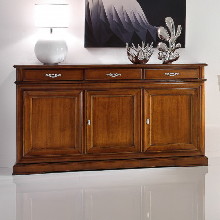 Credenza classica in legno con basamento e maniglie lavorate