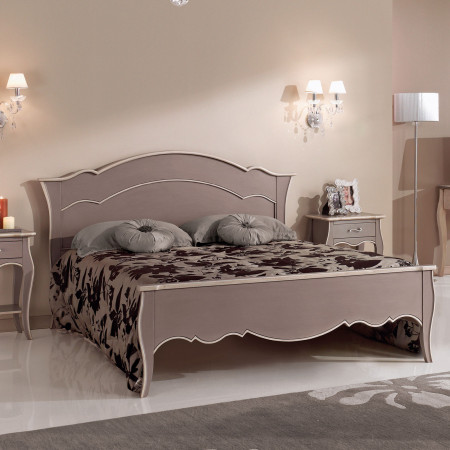 Camera da letto classica in legno laccato bianco